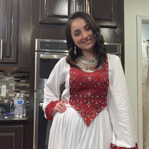 Meet your Posher, Manzy